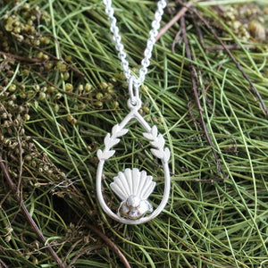 Fantail in Hoop Necklace